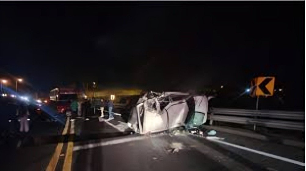 Choque entre dos vehículos en Pedro Moncayo deja seis heridos y cierre total de la vía