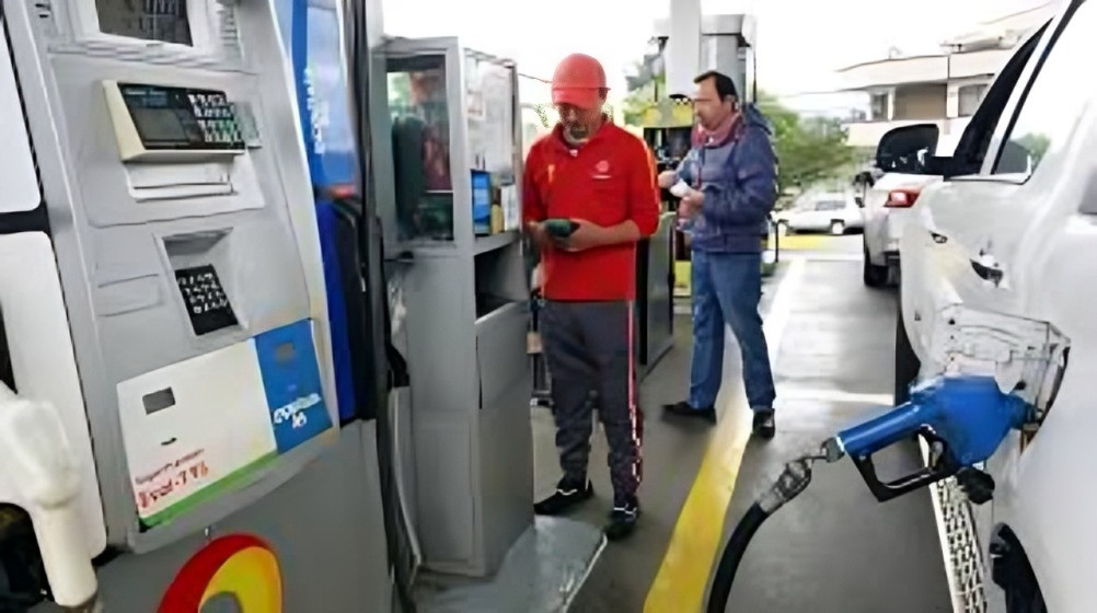 Gasolinas Extra y Ecopaís suben de precio en Ecuador
