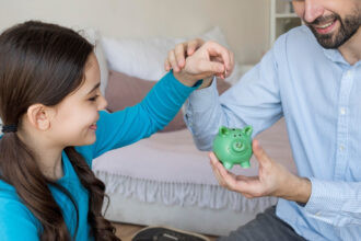 Mandamientos financieros para jóvenes: ahorrar con propósito