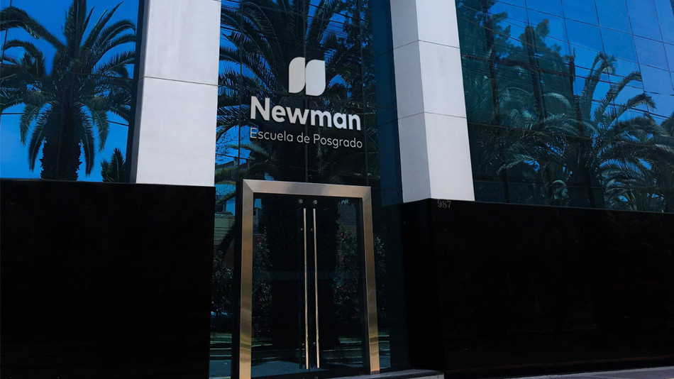 Escuela de Posgrado Newman garantiza continuidad en el registro de títulos extranjeros en Ecuador