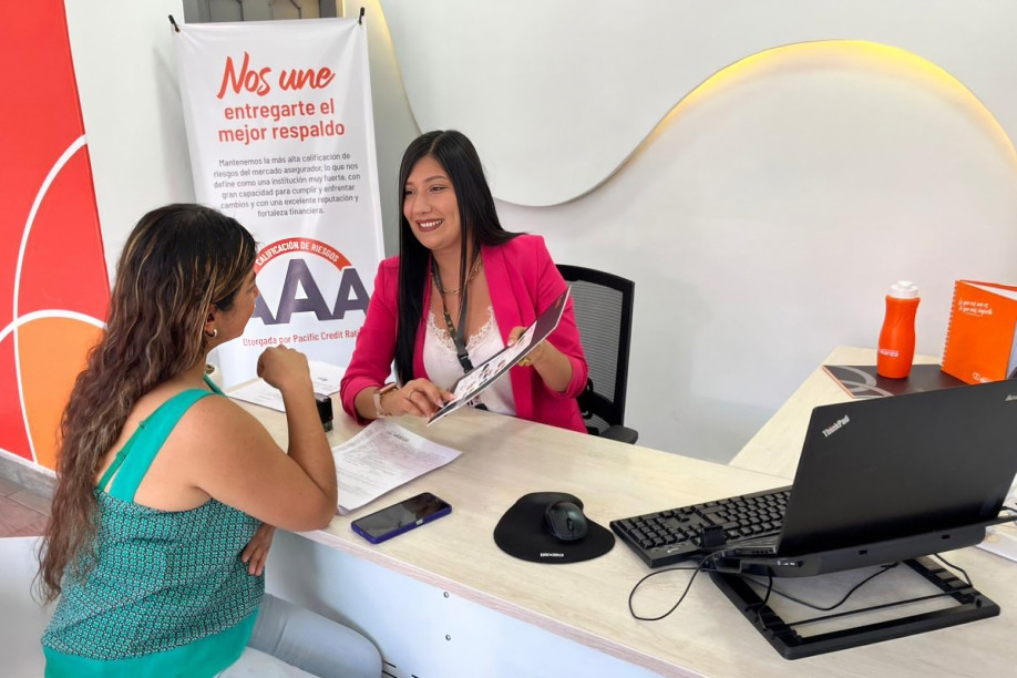 Oficina de Seguros Alianza Ibarra mostrando crecimiento del 13% en resultados empresariales