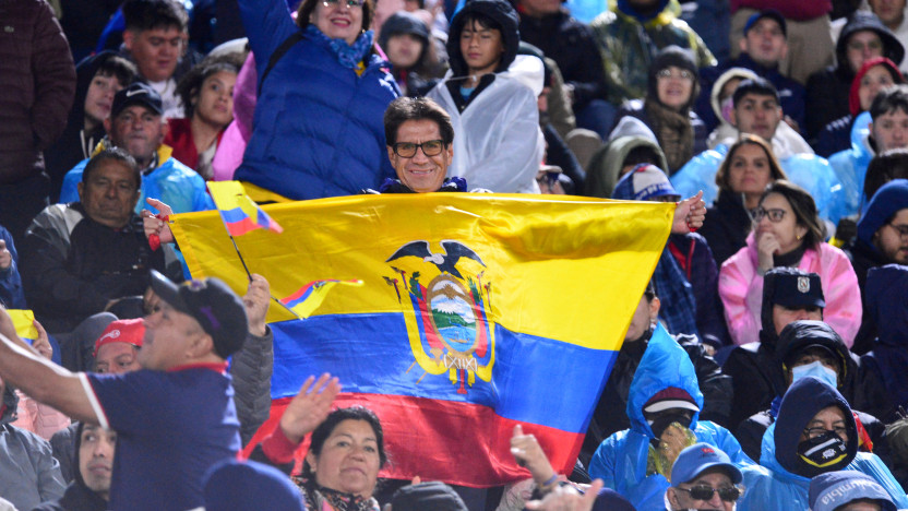 Hinchas de Ecuador listos para ver el partido Ecuador vs. Argentina en las Eliminatorias 2026.