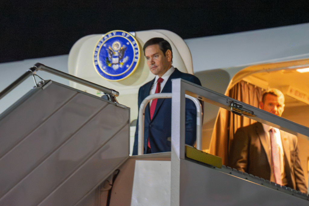 Marco Rubio en Ecuador genera rechazo de la Red de Intelectuales.