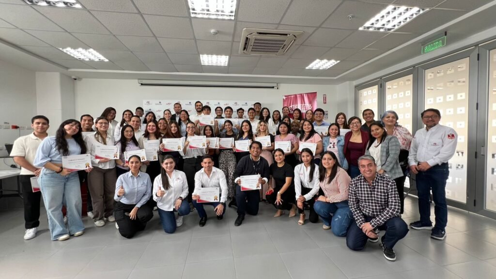 Trainees de Arca Continental Ecuador reconocida como la mejor empresa para practicantes en el Ranking BIE 2025.