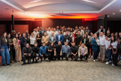 David Paz y Miño presenta nuevo smartphone Xiaomi Redmi 15 en evento exclusivo Ecuador 2025