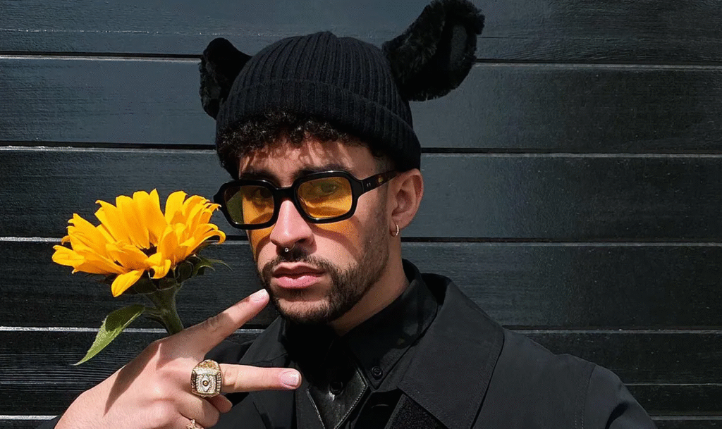 Bad Bunny en entrevista revelando detalles sobre el origen de su canción Titi me preguntó junto a Penélope Cruz