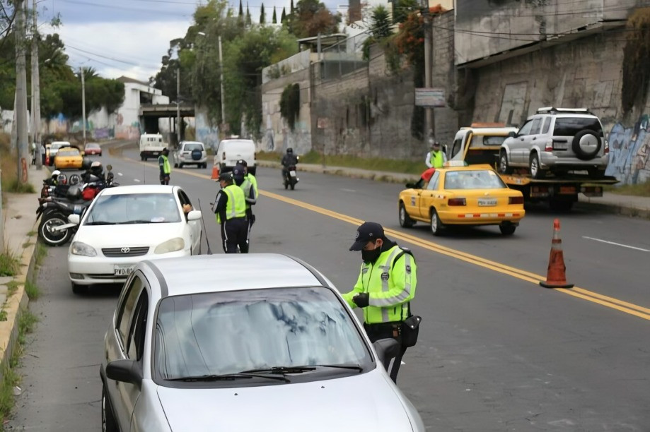 horario del Pico y Placa en Quito viernes 12 de septiembre