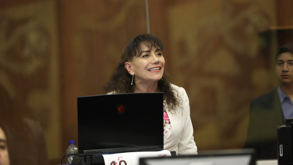 Patricia Núñez, asambleísta de Revolución Ciudadana, durante discurso en Asamblea Nacional tras multa del Tribunal Contencioso Electoral (TCE)