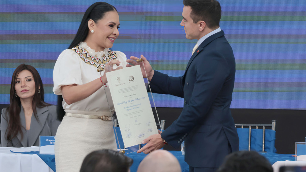 Diana Atamaint presidenta CNE entrega credenciales Daniel Noboa consulta Asamblea Constituyente Ecuador