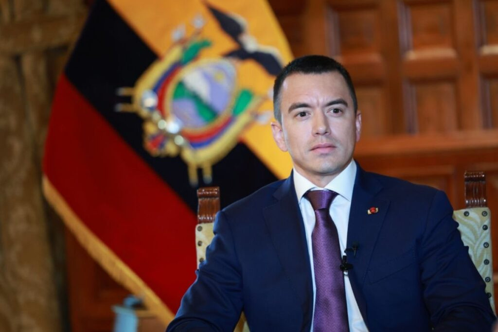 Daniel Noboa presenta nuevas preguntas de consulta popular y referendo en Ecuador.