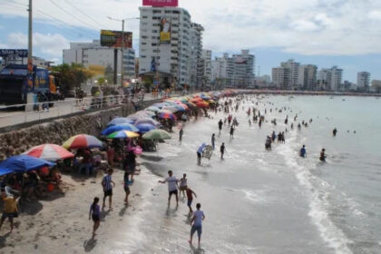Playas de Santa Elena preparadas para recibir turistas durante feriado del 9 de octubre en Ecuador con promociones hoteleras