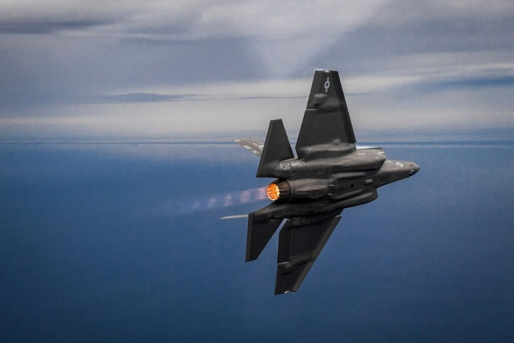 Escuadrón de F-35 desplegado como nuevo ejército en el Ártico para reforzar presencia estratégica.