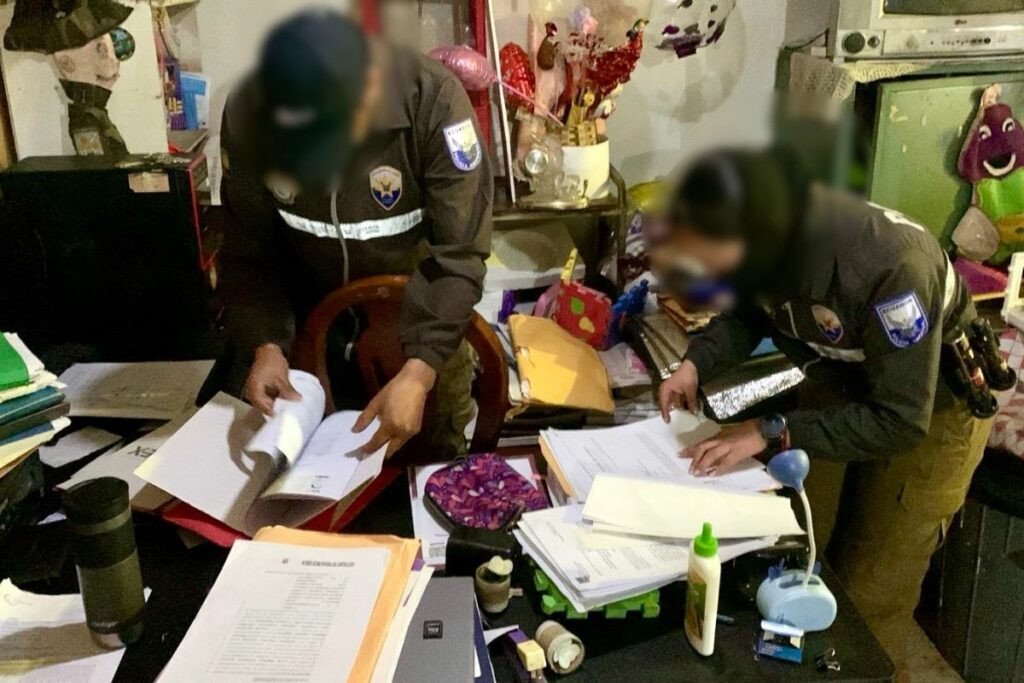 falsificación de documentos