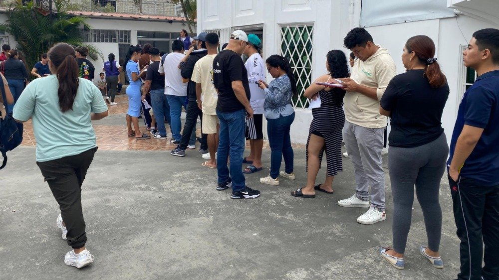 Bonos Jóvenes y Ecuatorianos en Acción