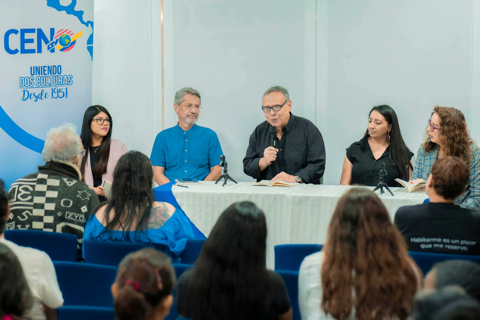 El Centro Ecuatoriano Norteamericano (CEN) se suma al Festival Internacional de Poesía Ileana Espinel con una jornada literaria