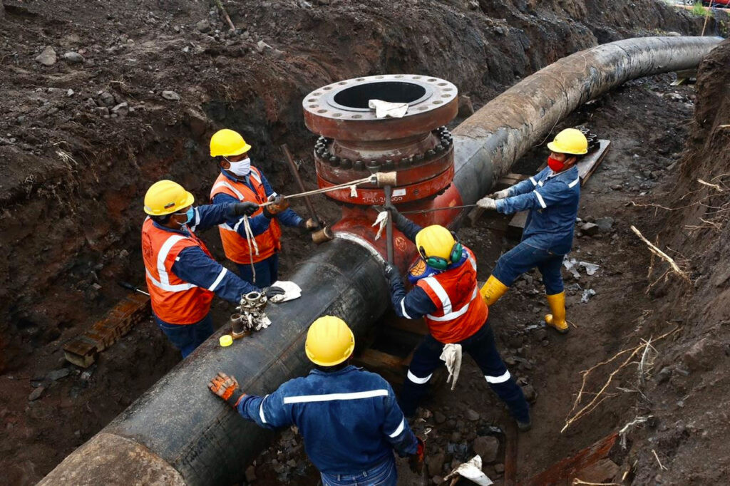 Emergencia en el SOTE por erosión del río Coca y actividad del volcán Reventador