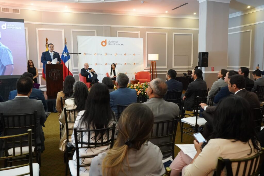 Expertos debaten en Quito sobre el derecho a una segunda oportunidad financiera en Ecuador