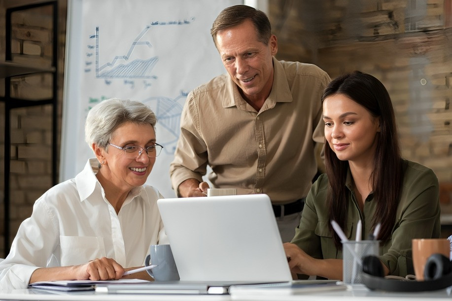7 de cada 10 personas trabajadoras fueron discriminadas por su edad o conoce a alguien que lo experimentó