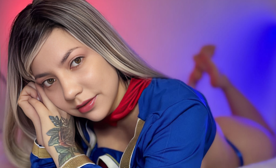 Catrina Sauvage modelo OnlyFans hablando sobre filtración de video íntimo en entrevista digital