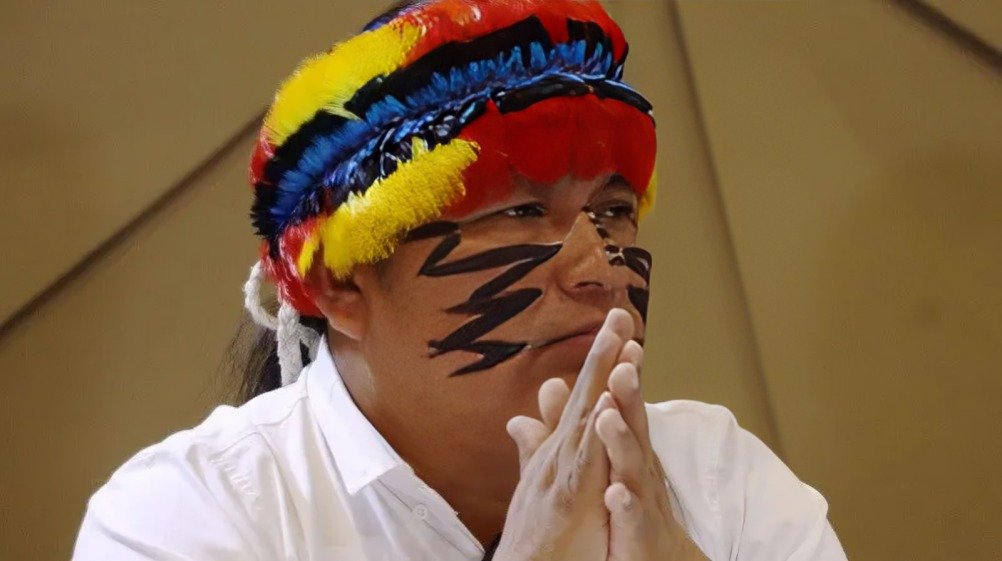 Marlon Vargas durante asamblea indígena como presidente de la Conaie en 2025