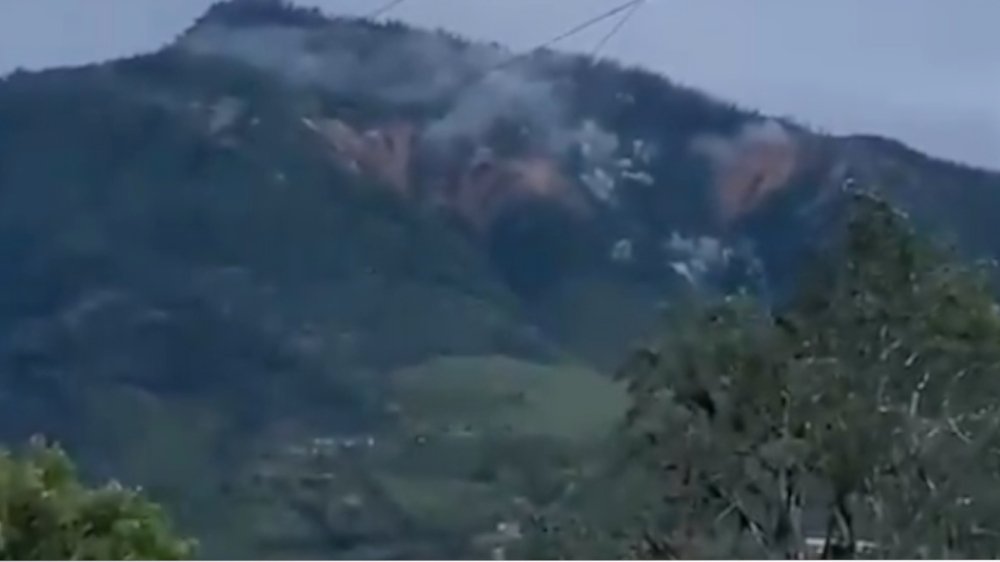 Ataque aéreo militar en zona de minería ilegal de Buenos Aires, Imbabura. Fuerzas Armadas toman posesión total con operación de gran escala contra mafias criminales.