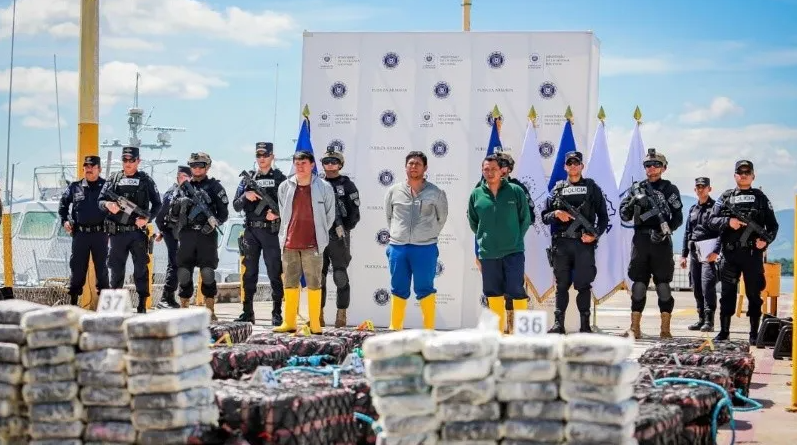Trump y Petro discuten sobre narcotráfico mientras Ecuador permanece fuera del foco internacional