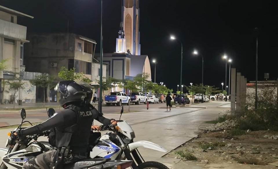 Malecón de Puerto Bolívar en Machala donde ocurrió ataque armado durante misa dejando un muerto