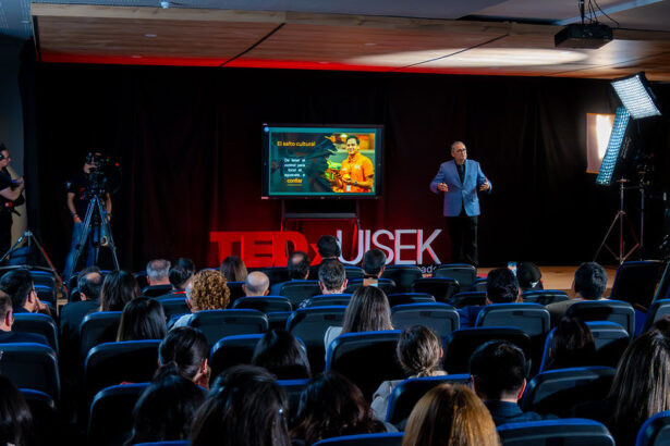 La UISEK: Impulsa el poder de las ideas con el TEDxUISEK 2025