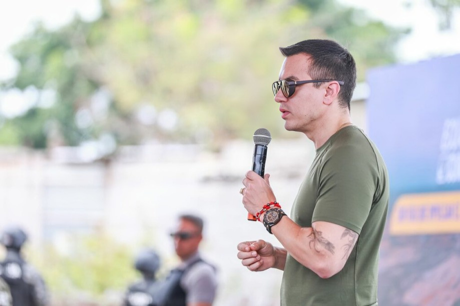 cooperación de países para bases en Ecuador