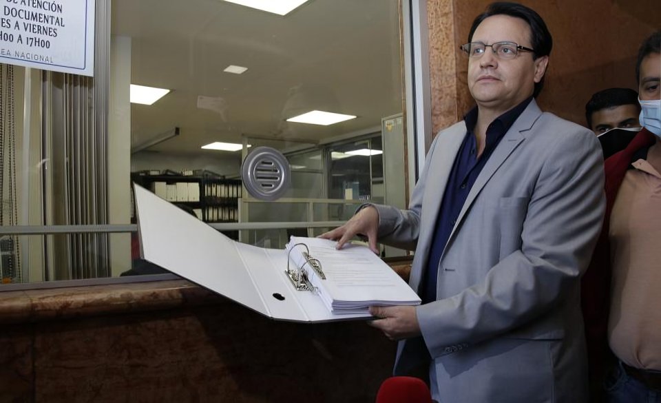 Hijas de Fernando Villavicencio presentan acusación particular por asesinato del candidato presidencial en Quito 2023
