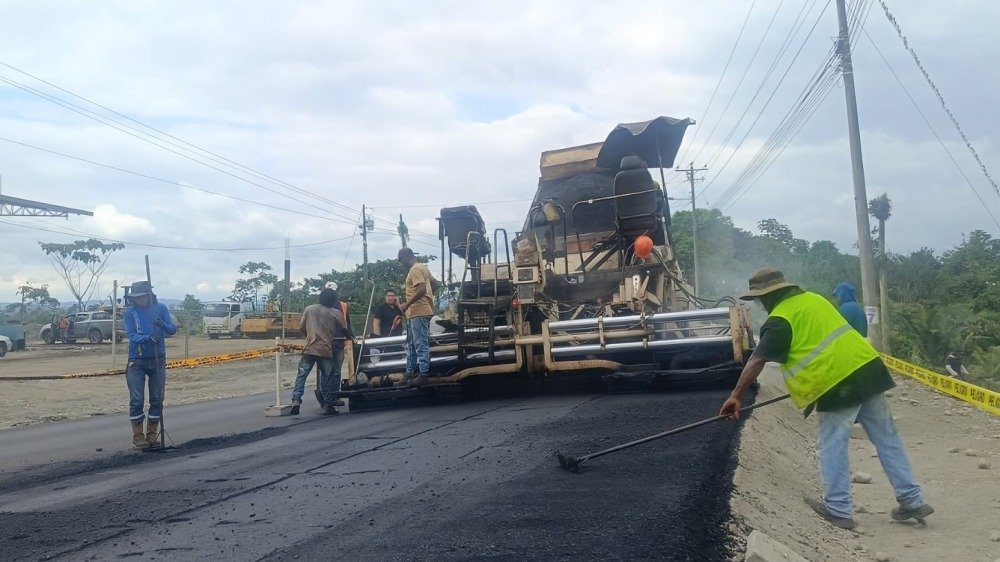 Gobierno de Ecuador recorta inversión pública 2026