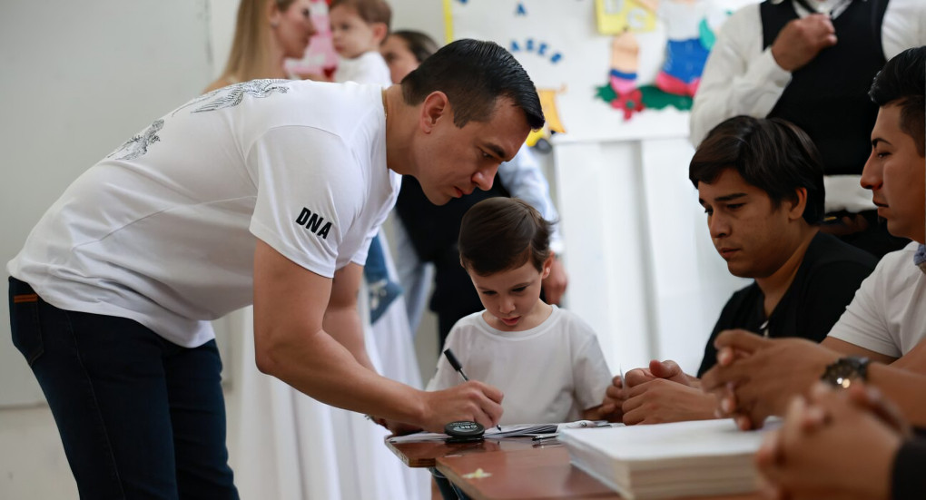 Presidente Daniel Noboa confirmando captura de alias Pipo en operativo internacional tras ejercer su voto en Santa Elena