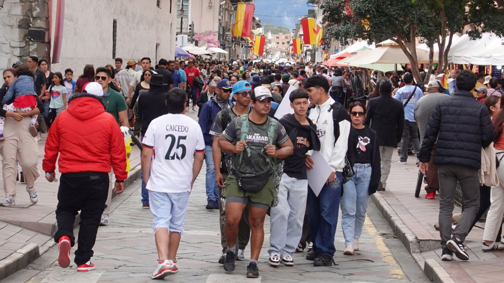 Ecuador Define Feriados de Navidad y Año Nuevo: Sin Puente en Diciembre