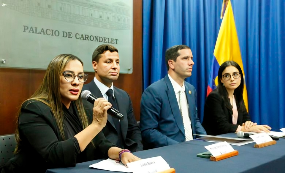 Denuncia a siete ministros por infringir silencio electoral previo a la consulta del 16 de noviembre