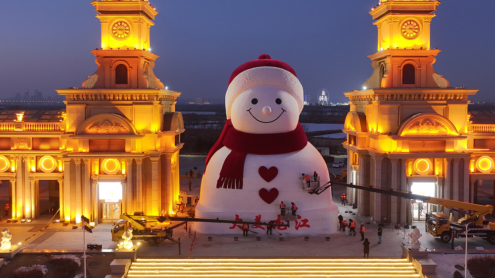 Muñeco gigante de nieve en China impresiona y se vuelve viral