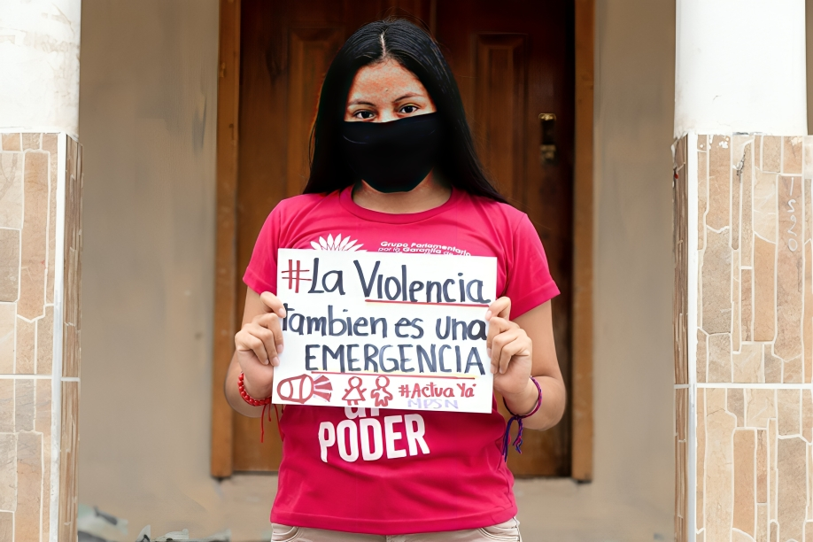 Organizaciones sociales luchan contra la violencia hacia las mujeres en Ecuador