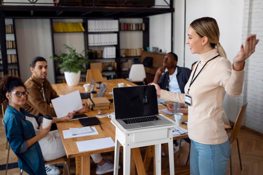 especialistas en Recursos Humanos afirma el regreso al trabajo presencial