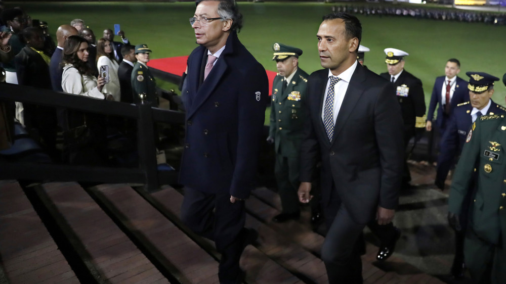 Presidente Gustavo Petro anuncia salario mínimo en Colombia 2026 durante conferencia oficial con ministro de Trabajo Antonio Sanguino