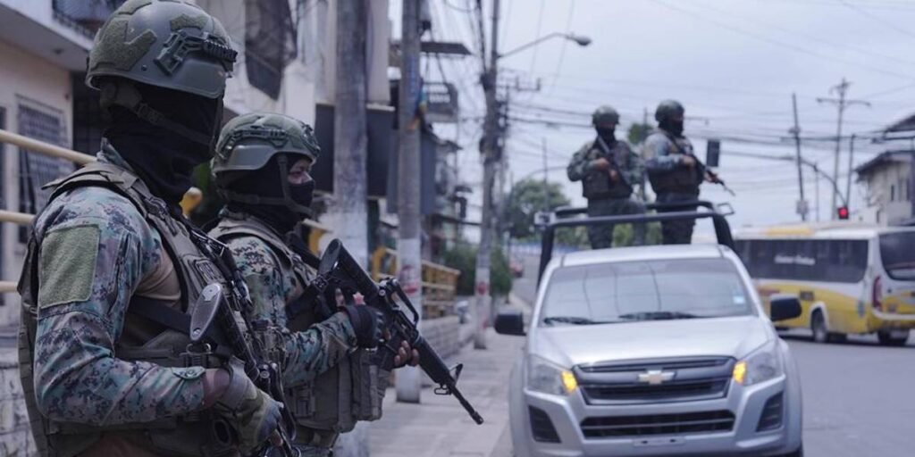seis militares detenidos por muerte de joven en operativo