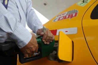 bajan de precio de combustible