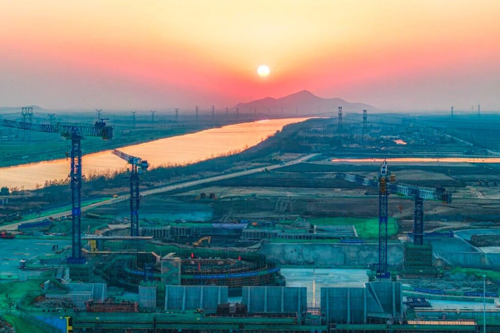 Infografía técnica que muestra el acoplamiento de reactores para la descarbonización industrial con energía nuclear en Xuwei.