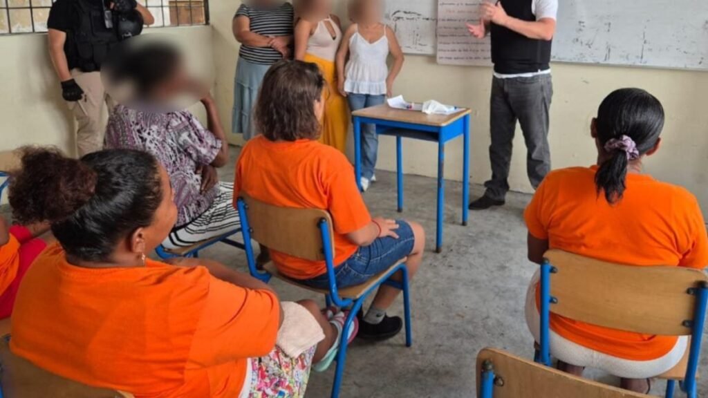 Crimen en cárcel de Esmeraldas con reclusas vinculadas a Los Tiguerones bajo investigación