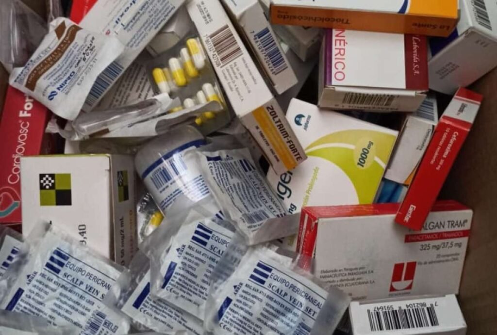 Arcsa clausura farmacias en Cuenca por incumplimientos sanitarios y riesgos a la salud pública