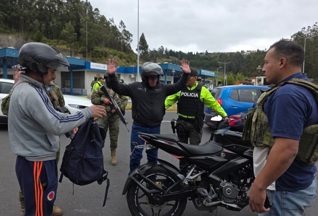 Ataque en Tulcán Carchi en el parque Ayora, donde la Fiscalía procesa a un sospechoso por un hecho armado con víctimas.