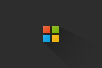 Evolución del logotipo de la marca Microsoft Office junto al icono de la aplicación Microsoft 365 Copilot.