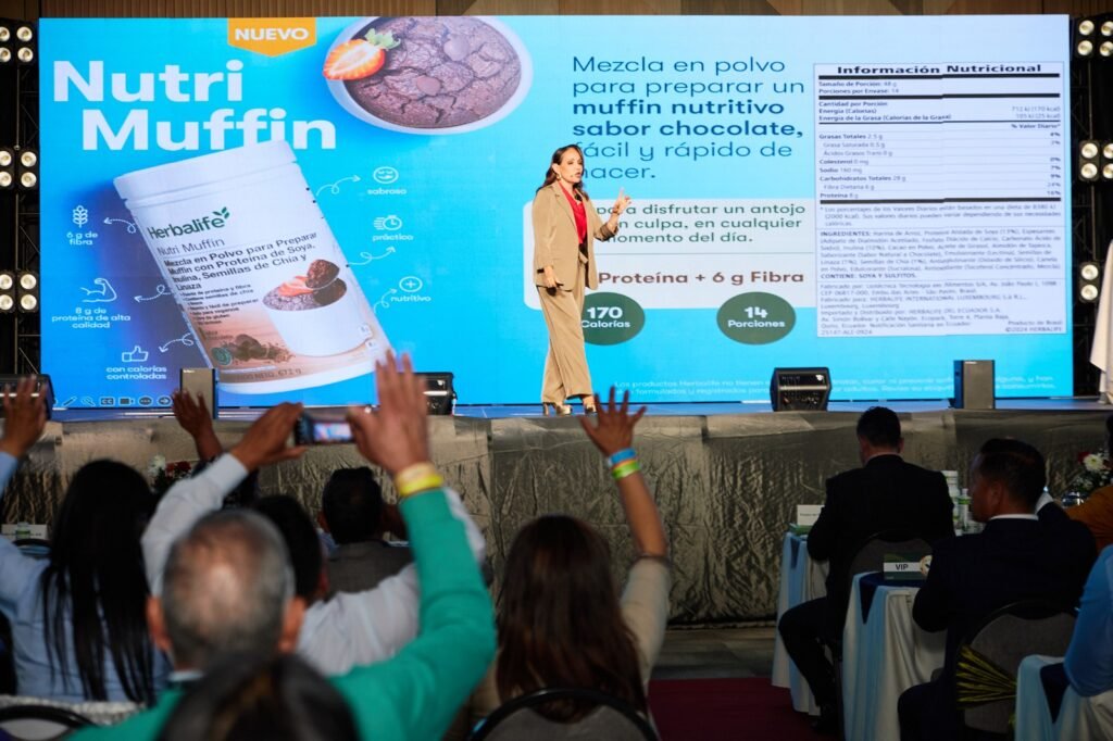 Distribuidores Independientes participan en entrenamientos de Herbalife durante el Fin de Semana de Liderazgo en Cuenca