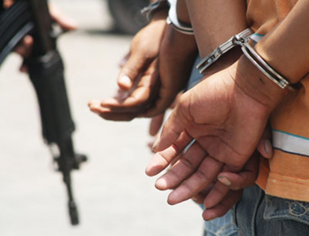 Policía detiene a siete presuntos integrantes de Las Águilas en Nobol
