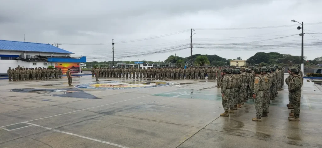 Despliegue militar activa la fase “Ataque Total” con 10.000 uniformados en Guayas, Los Ríos y Manabí