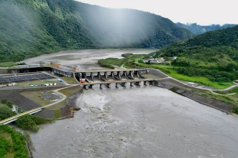 Central hidroeléctrica Coca Codo Sinclair captación de agua generación eléctrica en Ecuador tras suspensión de Colombia