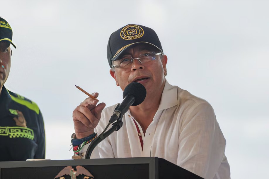 Gustavo Petro, presidente de Colombia, durante evento de erradicación de cultivos de coca en Nariño cerca de la frontera con Ecuador